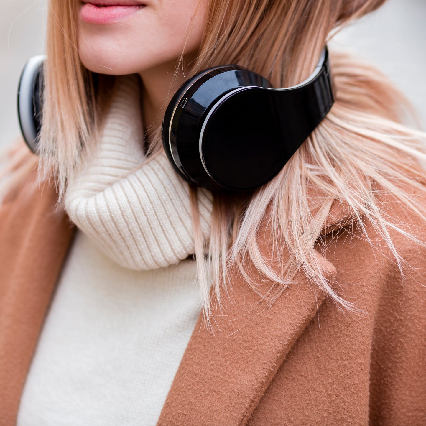 Black Earbuds